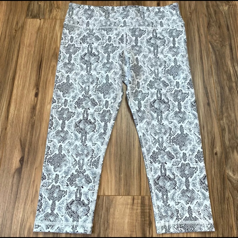 VMMA Vimmia snakeprint cropped leggings, L